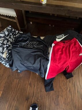 Nike Red and Black youth XL Sweatpants Joggers , jacket, sweatshirt. 4 piece
